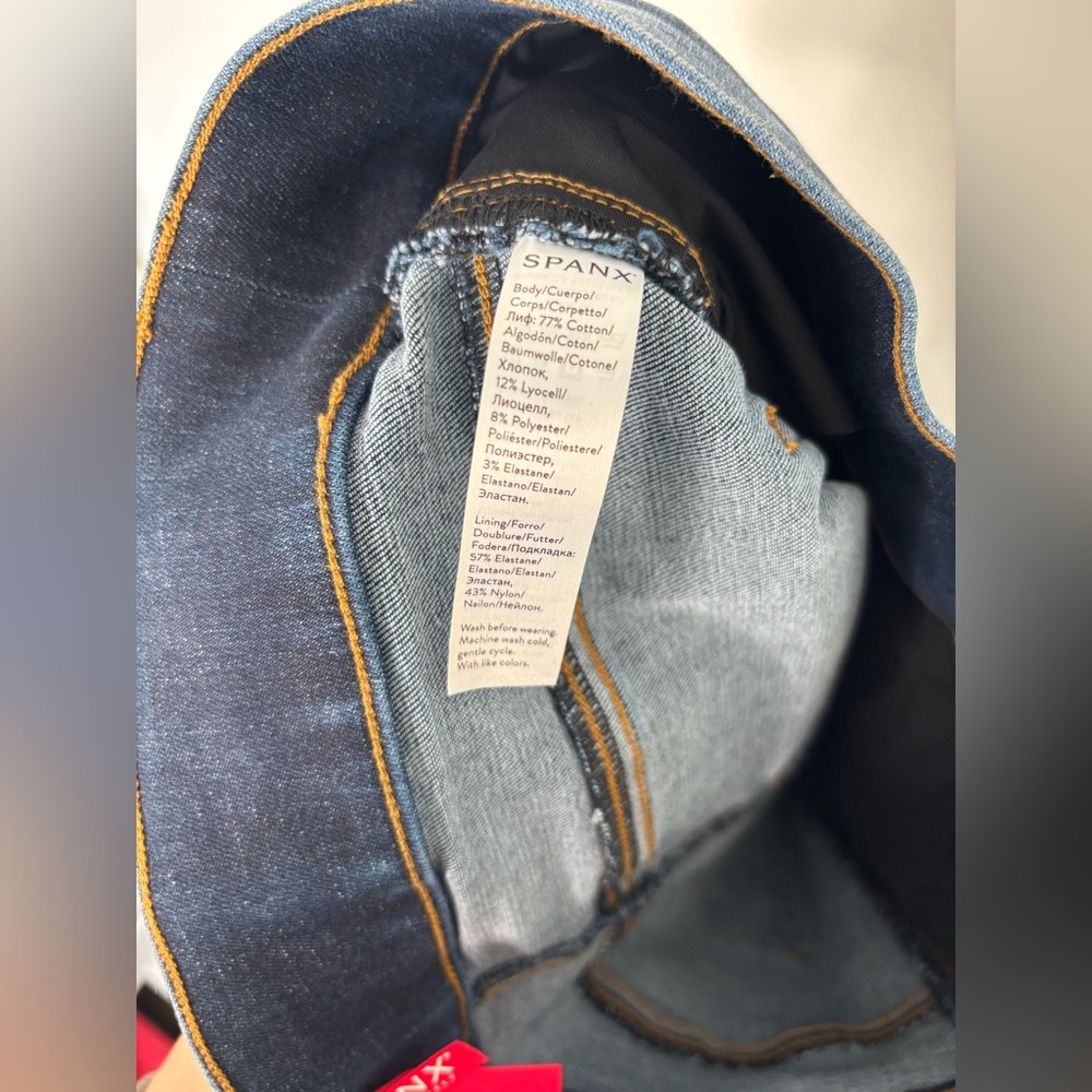 SPANX NWT MEDIUM WASH CROPPED FLARE JEANS SZ SMALL - Picture 8 of 8